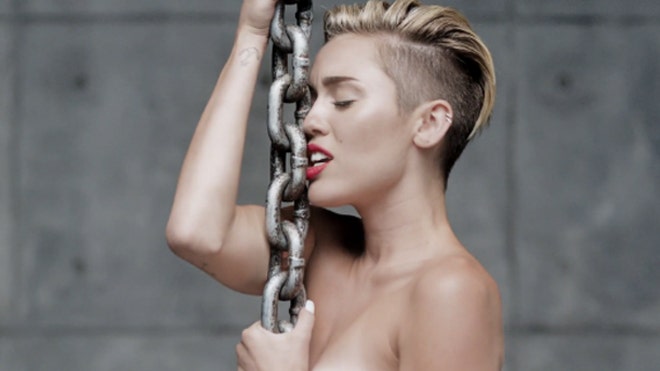 Miley Cyrus wrecking ball 660.jpg