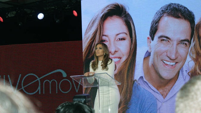 Jennifer-Lopez-Viva-Movil.jpg
