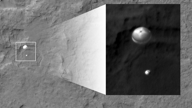 NASA HiRise captures rover.jpg