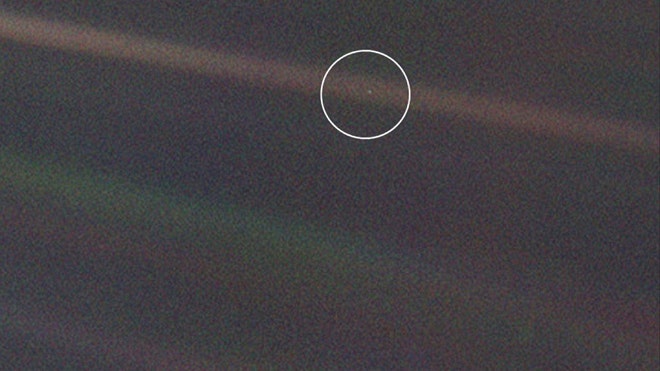მზის სისტემის ბოლოდან გადაღებული დედამიწის ფოტო